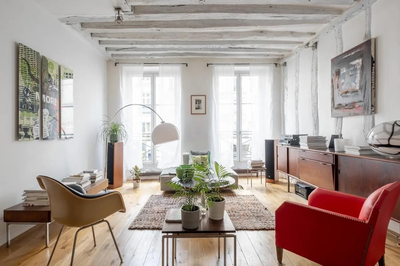 Veeve - Bright Beams Apartment Paris