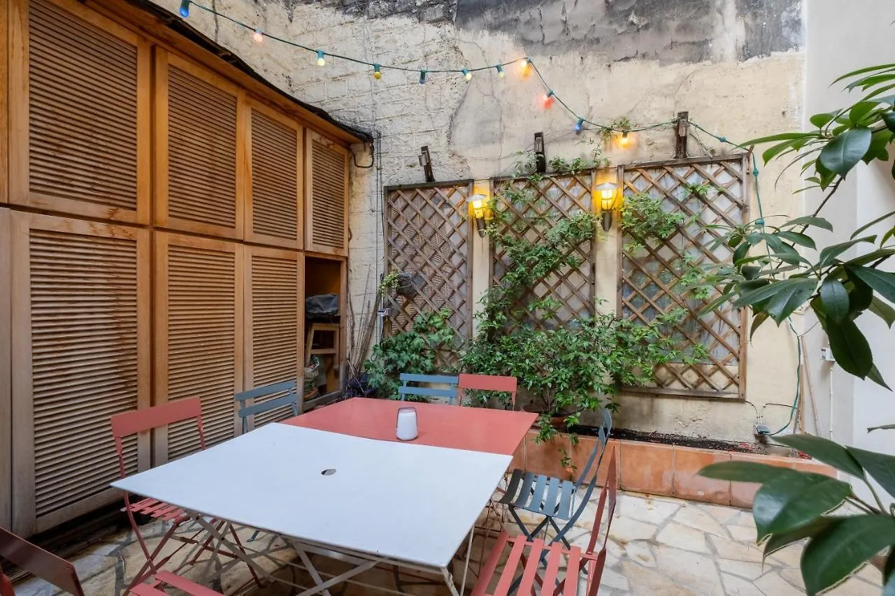 Veeve - Bright Beams Apartment Paris 0*,  France